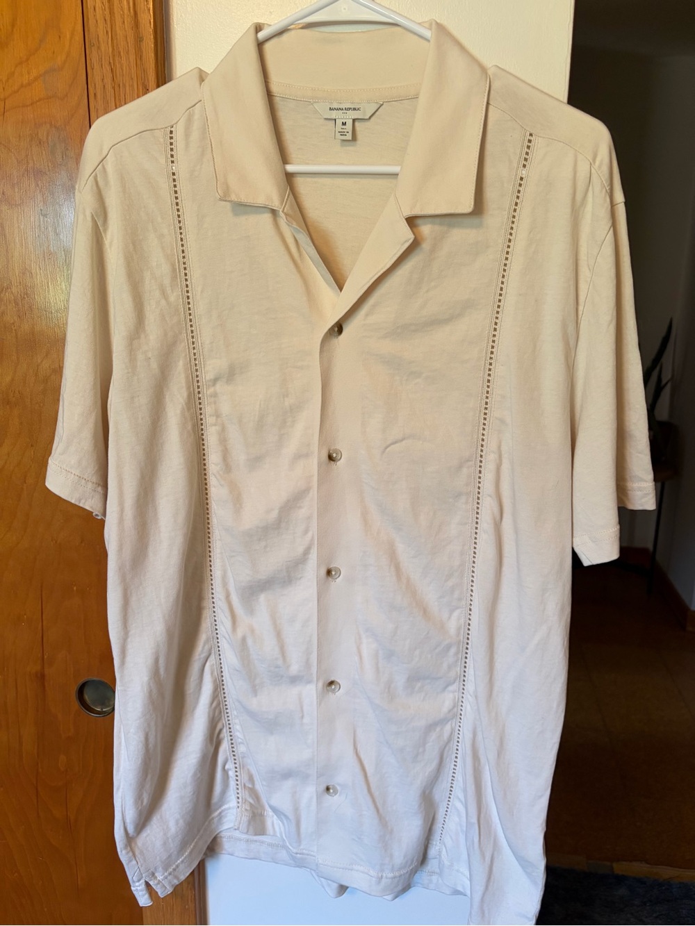 Banana Republic Men’s Cream Short-Sleevei Camp Shirt